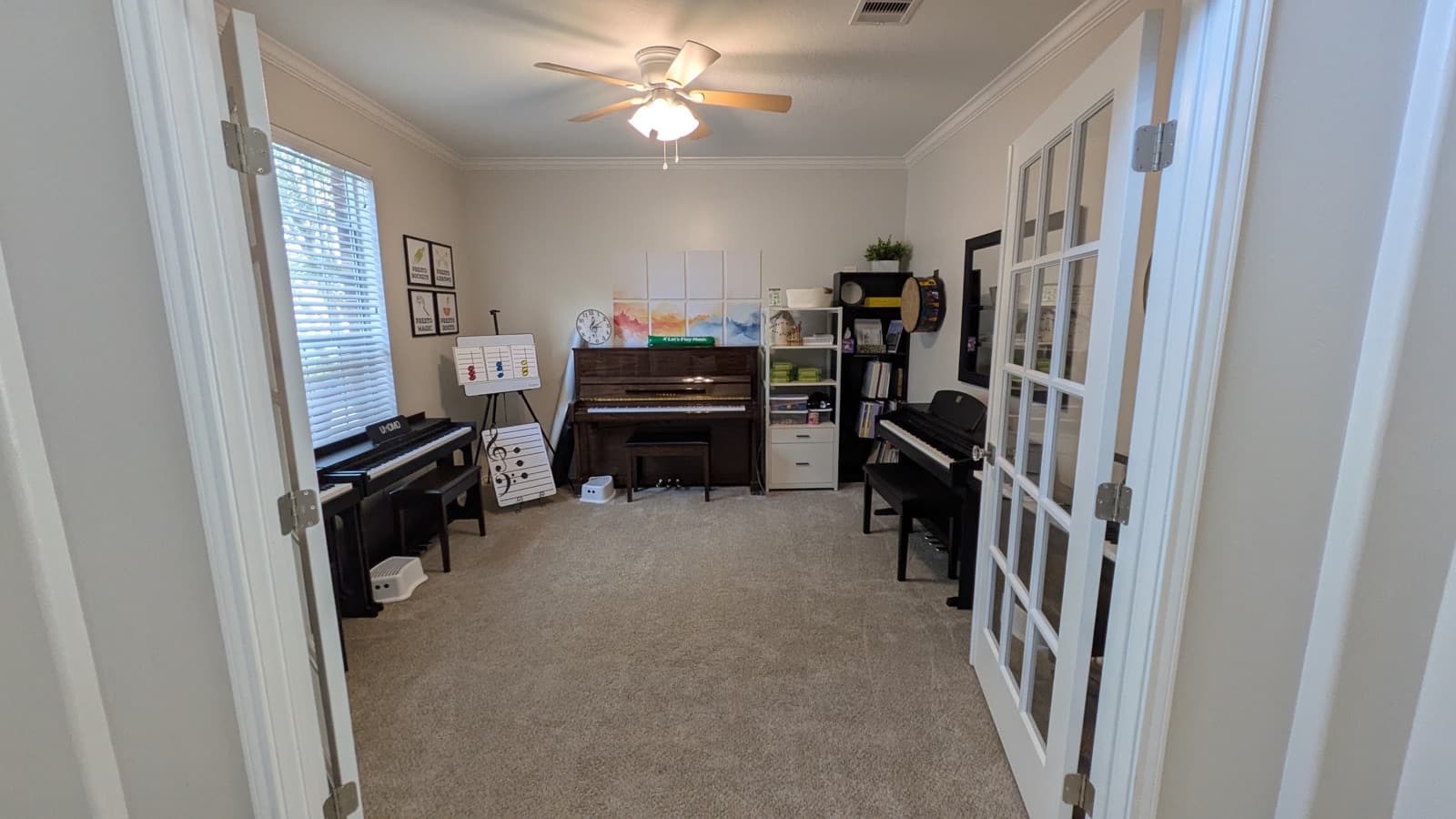 Five-piano teaching room prepared for group class